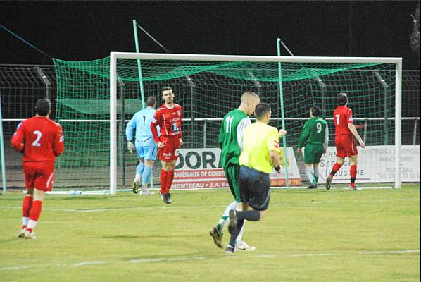 MONTCEAU-LES-MINES - RED STAR FC 93