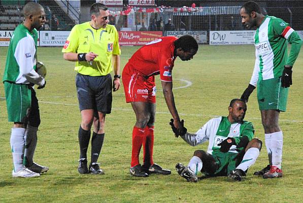 MONTCEAU-LES-MINES - RED STAR FC 93