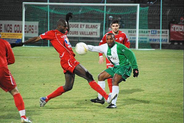 MONTCEAU-LES-MINES - RED STAR FC 93