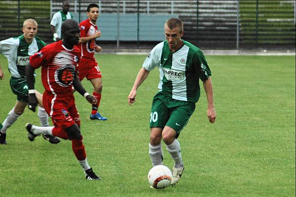 RED STAR FC 93 - JURA SUD FOOT