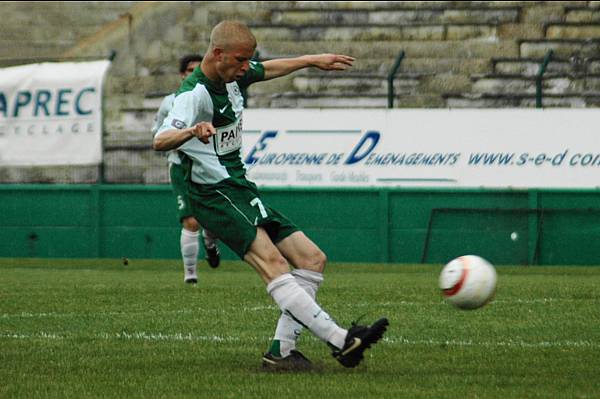 RED STAR FC 93 - JURA SUD FOOT