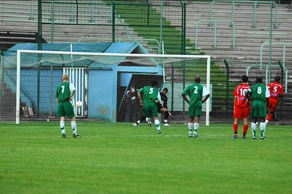 RED STAR FC 93 - JURA SUD FOOT