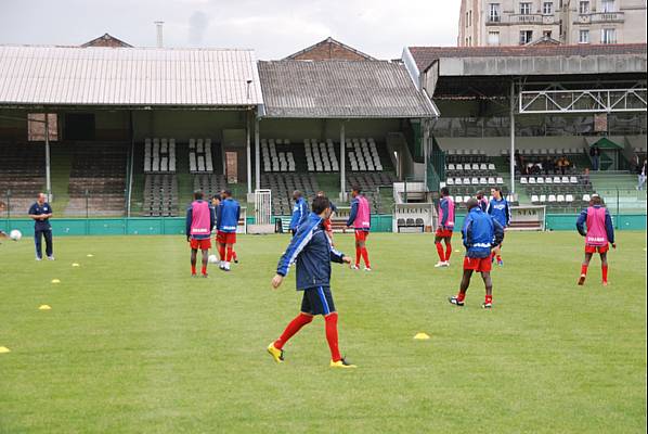 RED STAR FC 93 - JURA SUD FOOT