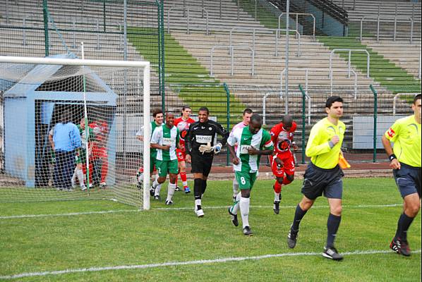 RED STAR FC 93 - JURA SUD FOOT