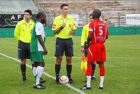 RED STAR FC 93 - JURA SUD FOOT