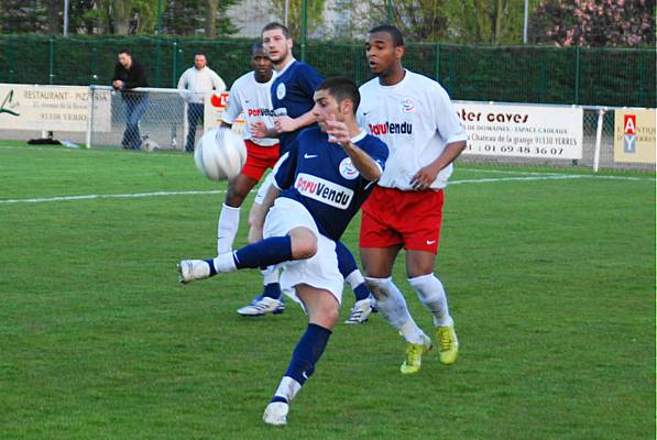 YERRES - RED STAR FC 93