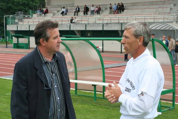 Patrice Lecornu, � gauche, en compagnie de Jean-Pierre Colney, lors du jubil� de Jean-Michel Faury � Gilles Saillant