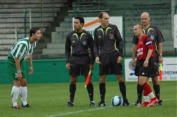 Ludovic Marnette au centre, lors de Red Star  Guingamp (4-0), en 2006-2007,  gauche Vincent Fourneuf