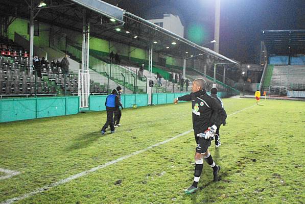 RED STAR FC 93 - VITRE