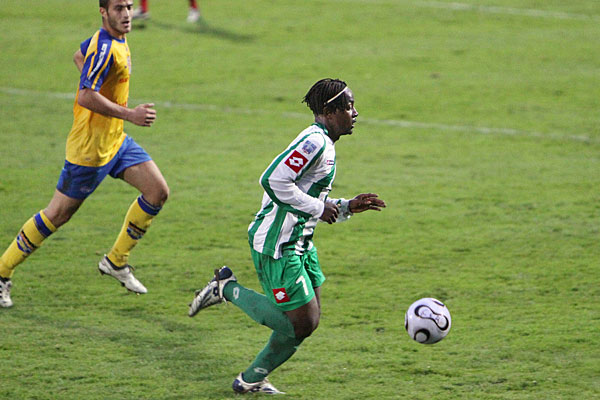 RED STAR FC 93 - PAU