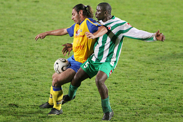 RED STAR FC 93 - PAU