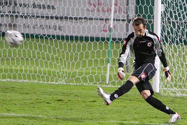RED STAR FC 93 - PAU