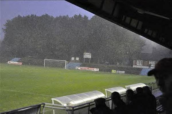 Au match aller, un violent orage juste avant la rencontre © GT Valck