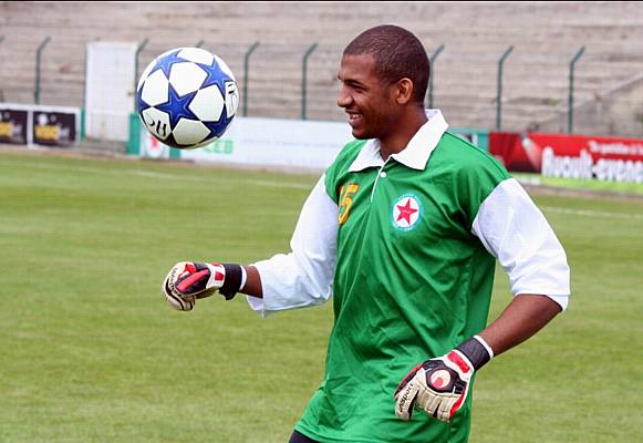 Un ancien jeune  du Red Star, Yoann Djidonou, cette saison au Racing  Gilles Saillant