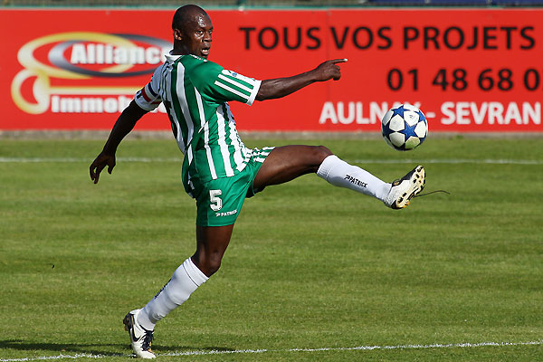 Bertrand Abissonono (capitaine) du Red Star  Jacques Martin