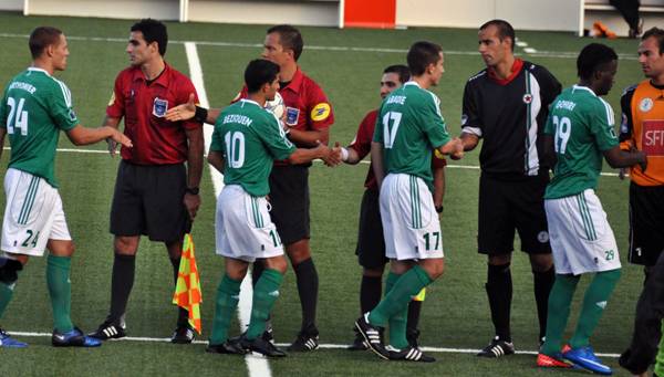 Steve Marlet, Farid Beziouen, Jrmy Abadie, Kevin Gohiri saluent adversaires et arbitres
 GT Valck