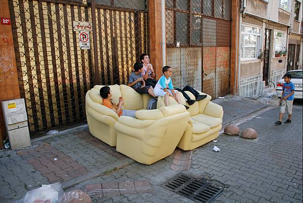  Salon  de rue, dans le quartier dskdar  Istanbul