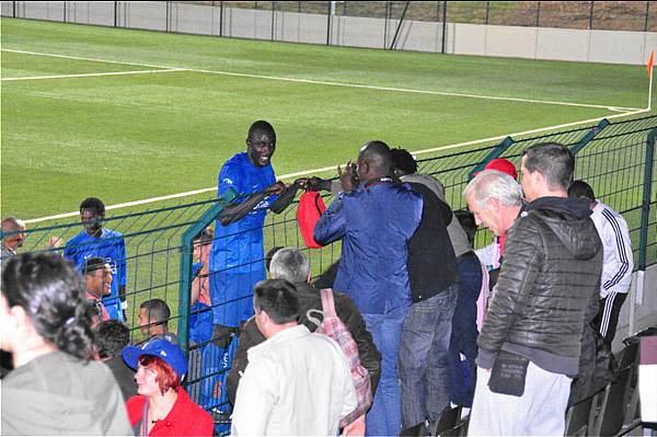 Fin de match  joie du ct dEpinal, la dsillusion est pour les supporters du Red Star 
 GT Valck