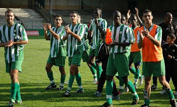 De gauche  droite : Benmesmoudi, Abdallah, Yessad, Fourneuf (cach), Tandia, Bald, Gassama, NSimba, Benmesmoudi et Bell, en 2004  GT Valck