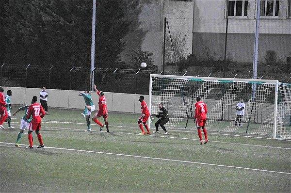 
Le premier but de Laurent Gagnier sous le maillot du Red Star, de la tte. Le gardien e Luzenac, Ludovic Grgori est battu  GT Valck