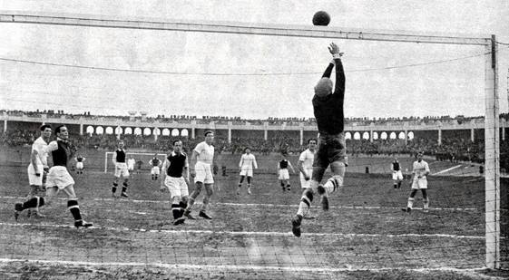 Red Star  Marseille en Coupe de France 1935,  Lyon 3-2 (1/2finale) 
	archive Gilles Saillant 