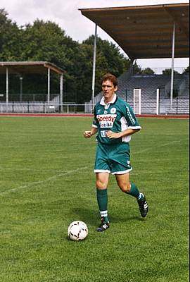 Tony Cascarino, sous le maillot du Red Star,  Marville  GT Valck