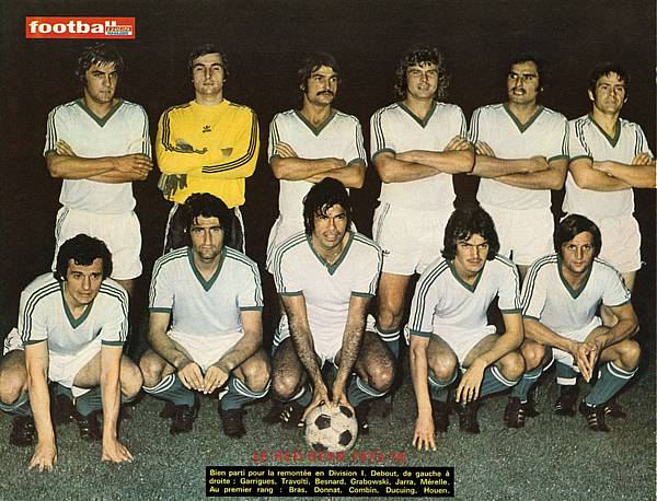 Red Star 1973-1974, la saison de la remonte en D 1<br>Debout : Garrigues, Travolti, Besnard, Grabowski, Jarra, Mrelle<br>Accroupis : Bras, Donnat, Combin, Ducuing, Houen