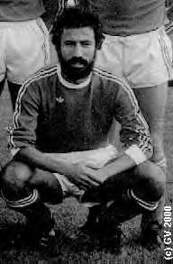 
Ahmed Rached a port le maillot du Red Star (1977-1978 et 1984-1986) et dautres clubs de D 2 avant de devenir professeur de mathmatiques dans un lyce parisien
