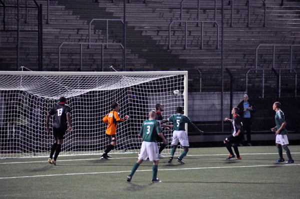 RED STAR FC 93 - FREJUS-SAINT-RAPHAEL