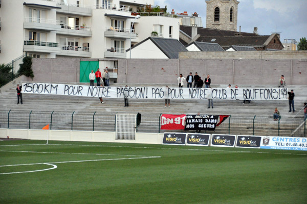 RED STAR FC 93 - NIMES