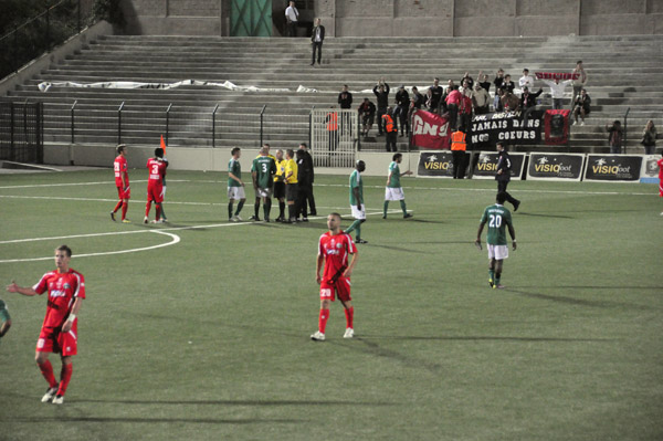 RED STAR FC 93 - NIMES