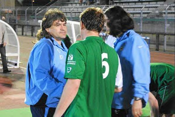 Sébastien Robert de dos en compagnie de Bruno Naidon, à droite Jean-Marc Brucato (cà GT Valck