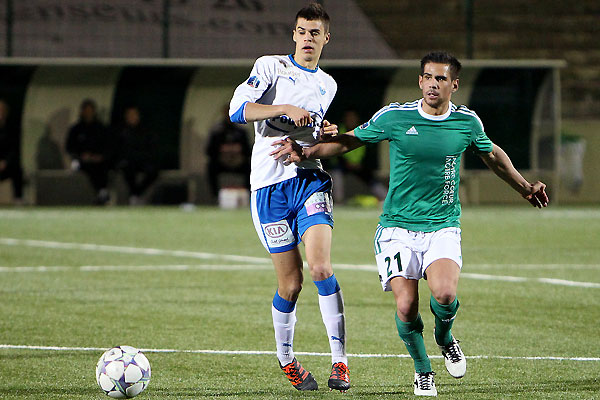 Anthony Lopez Peralta  la lutte avec un Chamois niortais  Jacques Martin