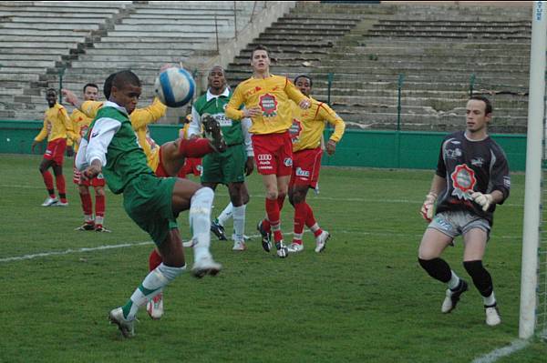 Bedi Buval, lors du match face  Vitr (2-0), en CFA, en mars 2007 
 GT Valck