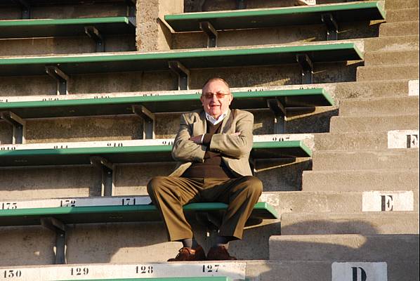 Georges Bourrier, lors dun match  Epinal, fidle au Red Star depuis le premier championnat professionnel, en 1932  GT Valck