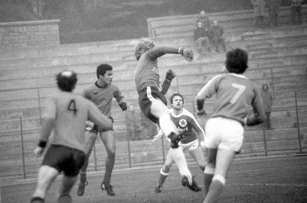 BOULOGNE - RED STAR