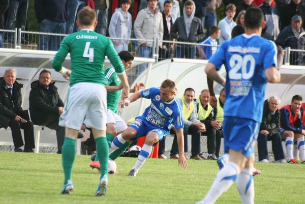 LE POIRE-SUR-VIE - RED STAR FC 93