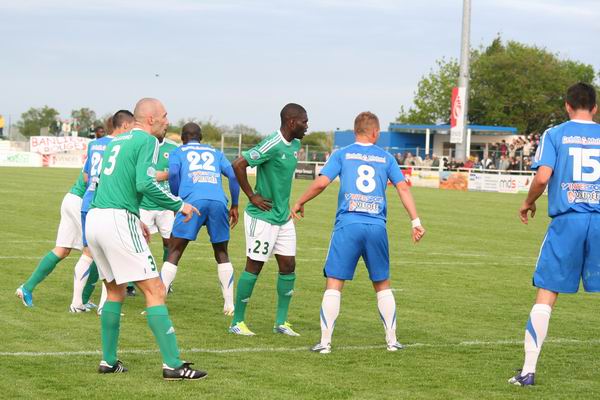 LE POIRE-SUR-VIE - RED STAR FC 93