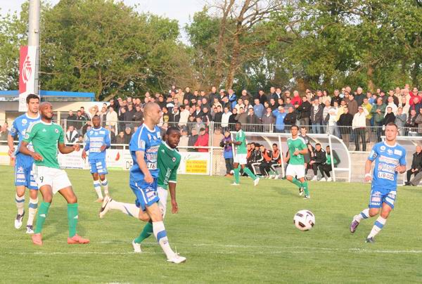 LE POIRE-SUR-VIE - RED STAR FC 93