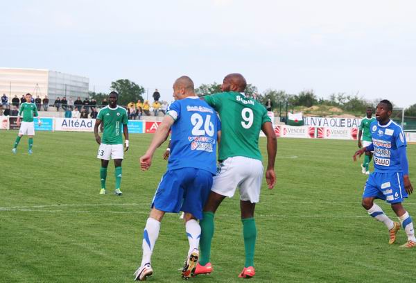 LE POIRE-SUR-VIE - RED STAR FC 93