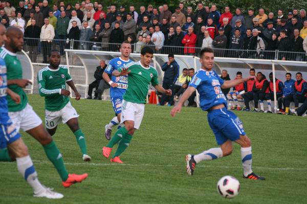 LE POIRE-SUR-VIE - RED STAR FC 93