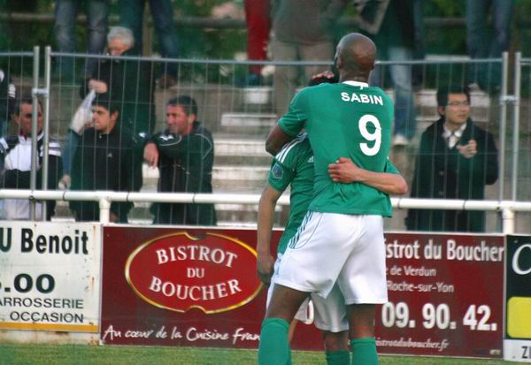 LE POIRE-SUR-VIE - RED STAR FC 93