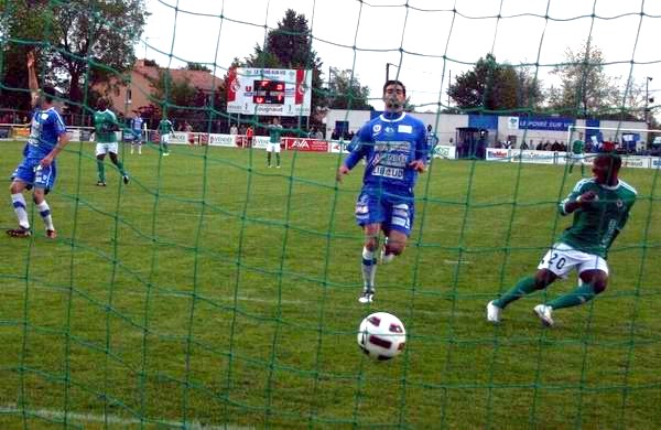 LE POIRE-SUR-VIE - RED STAR FC 93