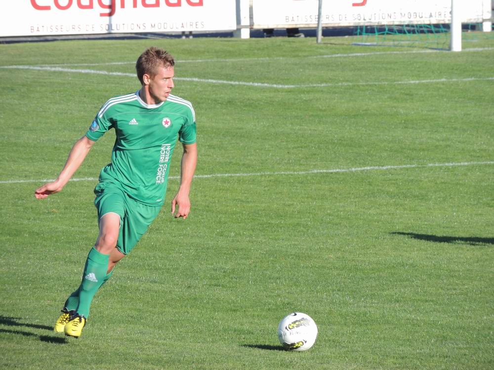 LE POIRE-SUR-VIE - RED STAR
