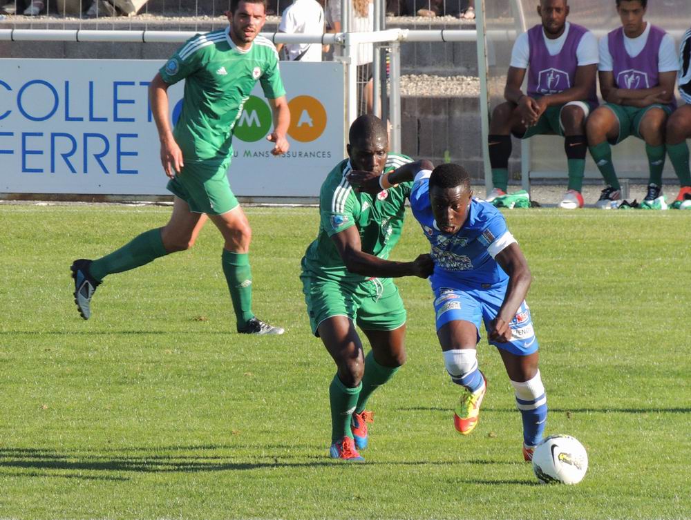 LE POIRE-SUR-VIE - RED STAR