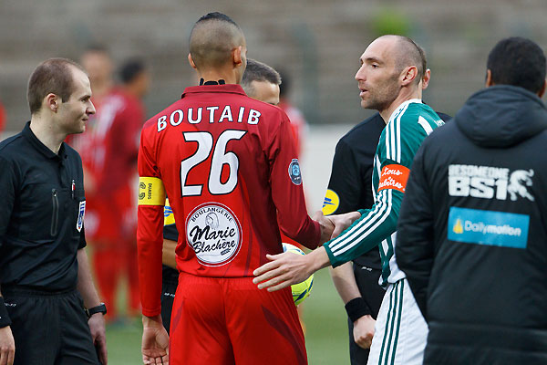 Deux capitaines, en lutte pour maintenir leur club en National © Jacques Martin