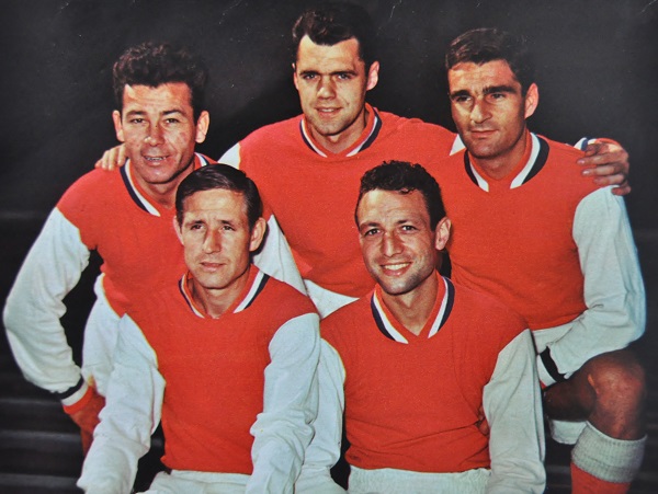 Le cinq major de Reims : Just Fontaine (la meilleure gchette, lors du Coupe du Monde, en 1958 avec 13 buts a ft, dimanche ses 80 ans), Lucien Muller, Roger Piantoni, Raymond Kopa et Jean Vincent.  documents Grard Valck 