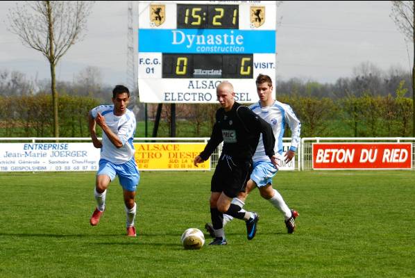 Loc Ghili, sous le maillot du Red Star, lors dun Strasbourg  Red Star, en CFA  Grard Valck