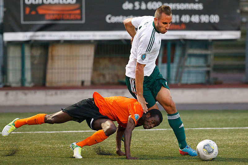 Romuald Marie devant le Paris FC  Jacques Martin