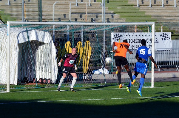 RED STAR - VILLEMOMBLE